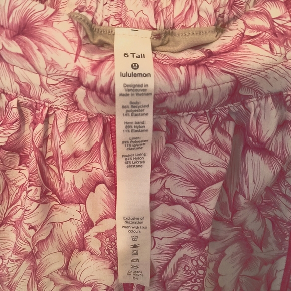 Lululemon Pink Floral Bloom Hotty Hot Short II Lined Shorts Size 6 Tall - Picture 5 of 6